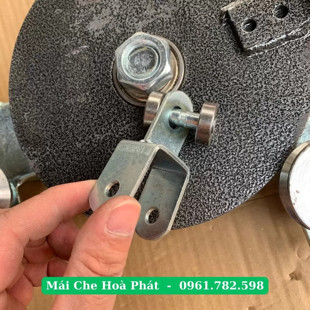 Bi treo bạt xếp lượn sóng