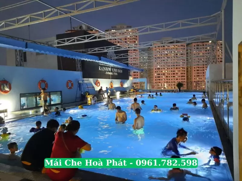 Mái xếp di động bể bơi tầng 17 toà The Light