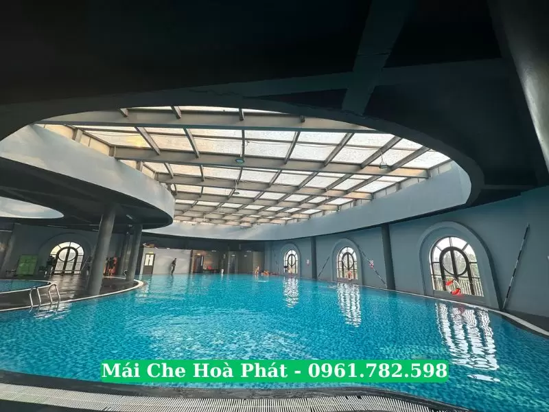 Mái che bể bơi bằng kính cường lực