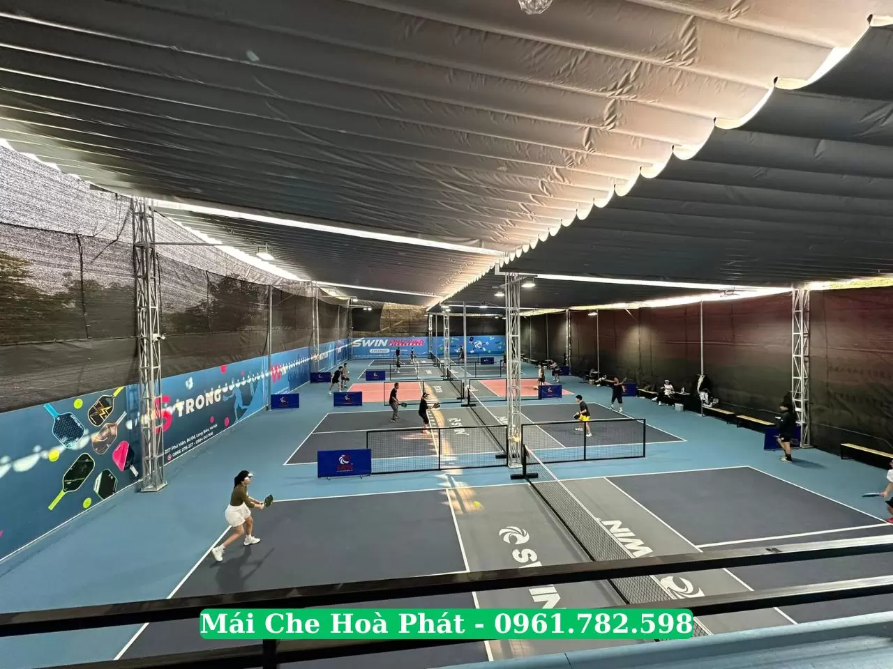 Hệ thống cột mái che sân pickleball