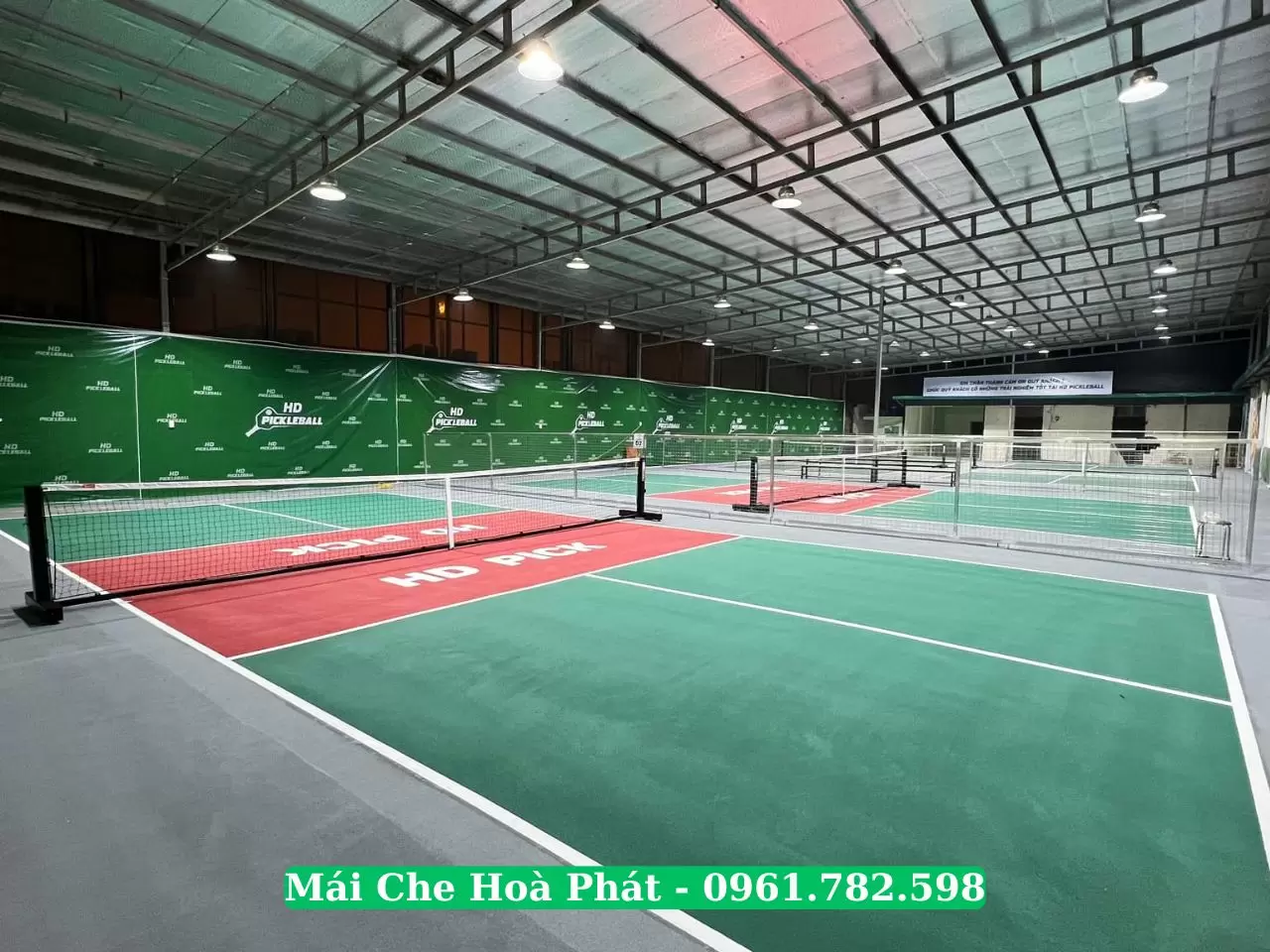 Dạng mái tôn lạnh che sân pickleball