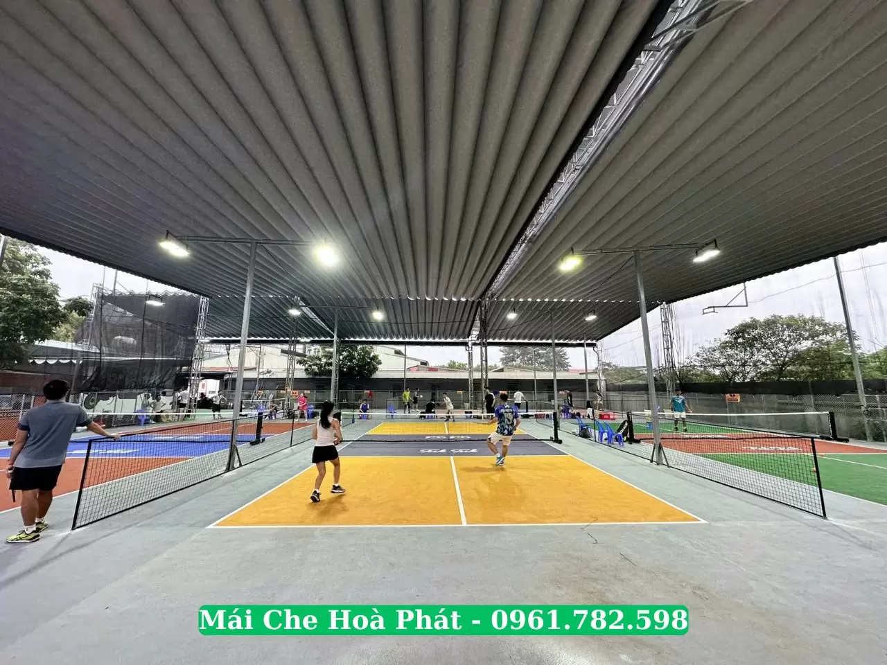Mái bạt di động sân pickleball