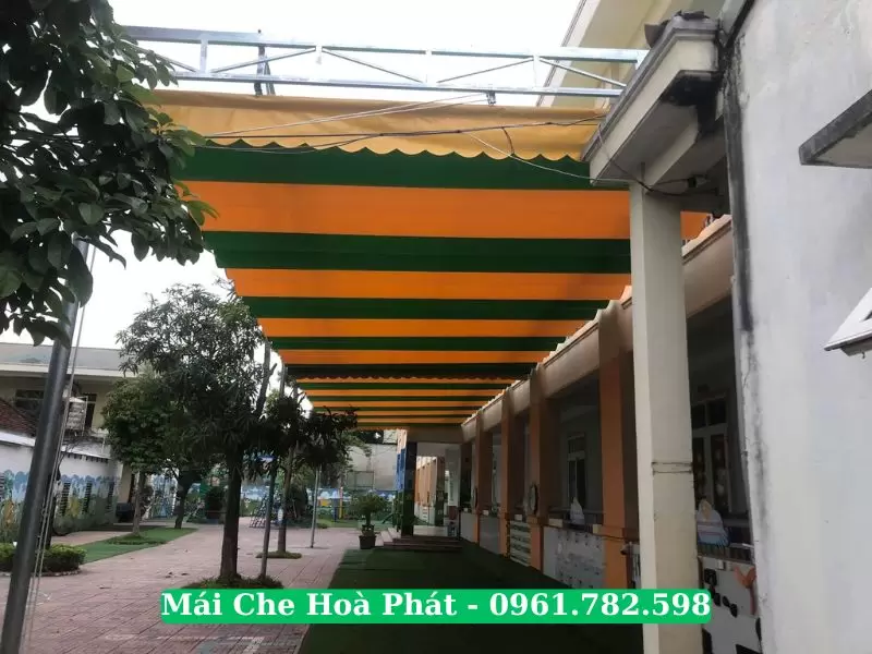 Lắp đặt bạt che nắng sân trường