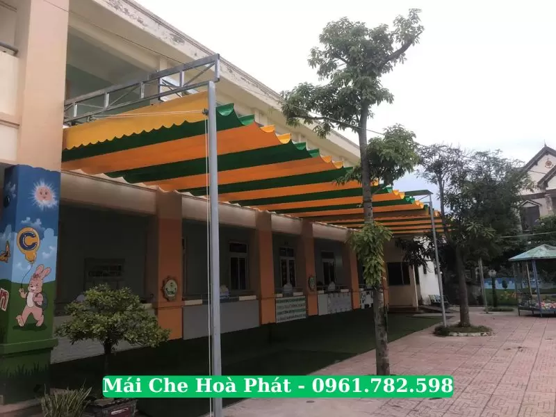 Mái xếp che sân trường Hoà Phát