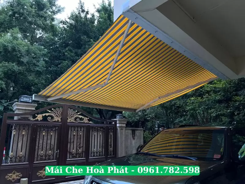 Mái hiên nhập khẩu che xe ô tô