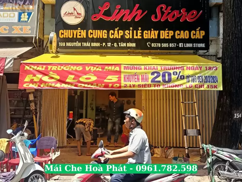 Công trình mái hiên cửa hàng giày dép