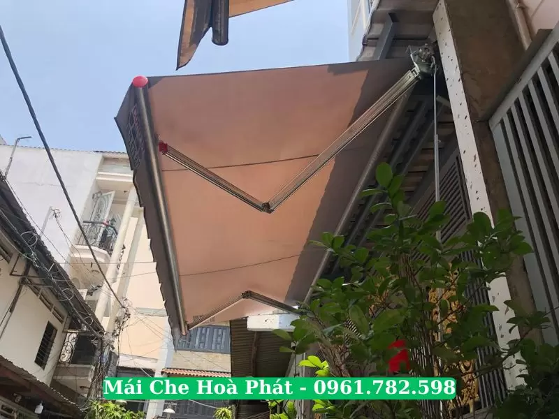 Lắp đặt mái hiên quay tay tại Hoàn Kiếm