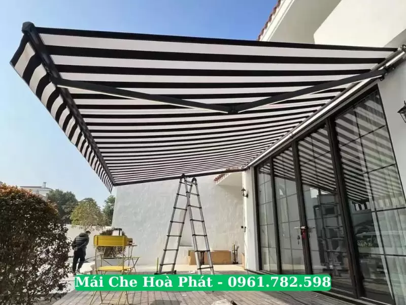 Mái hiên quay tay nhập khẩu hiên nhà