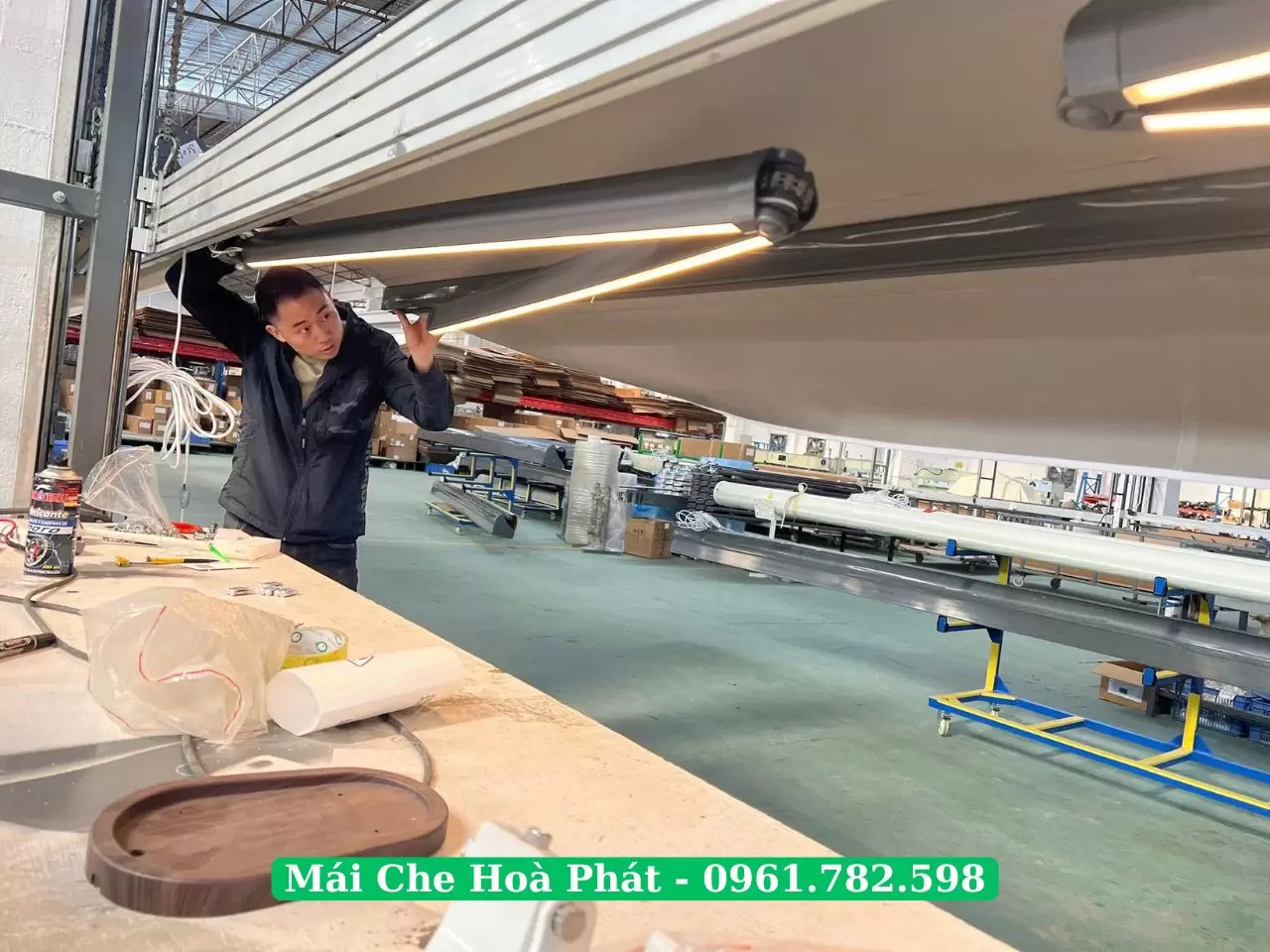 Kiểm tra mái hiên tự động tại xưởng