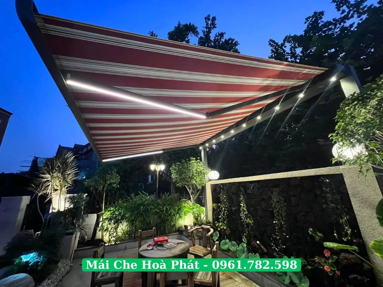 Mái hiên di động tự động