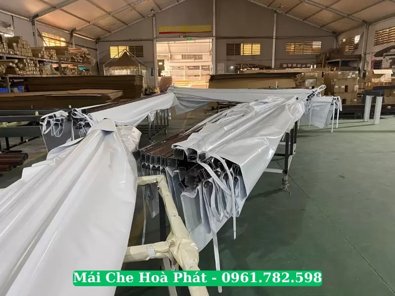 Xưởng gia công mái xếp khung nhôm
