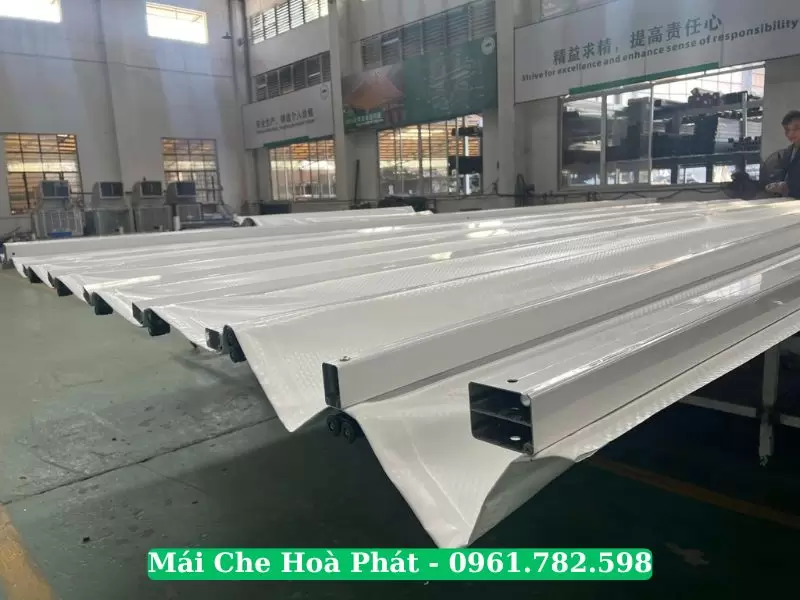 Gia công mái xếp khung nhôm tại xưởng