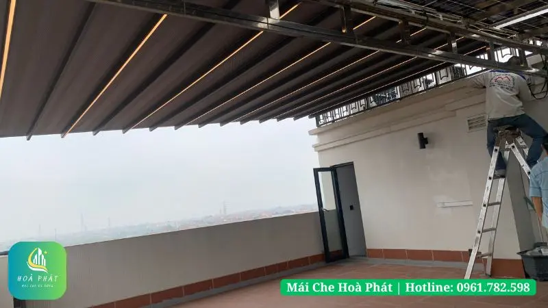 Mái xếp khung nhôm lắp đặt tại sân thượng ở Hưng Yên