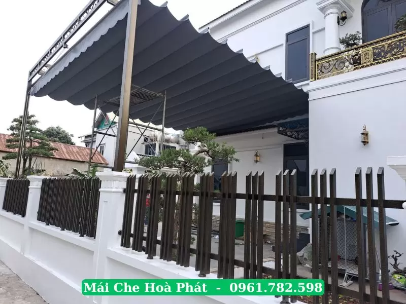 Mái xếp sân vườn