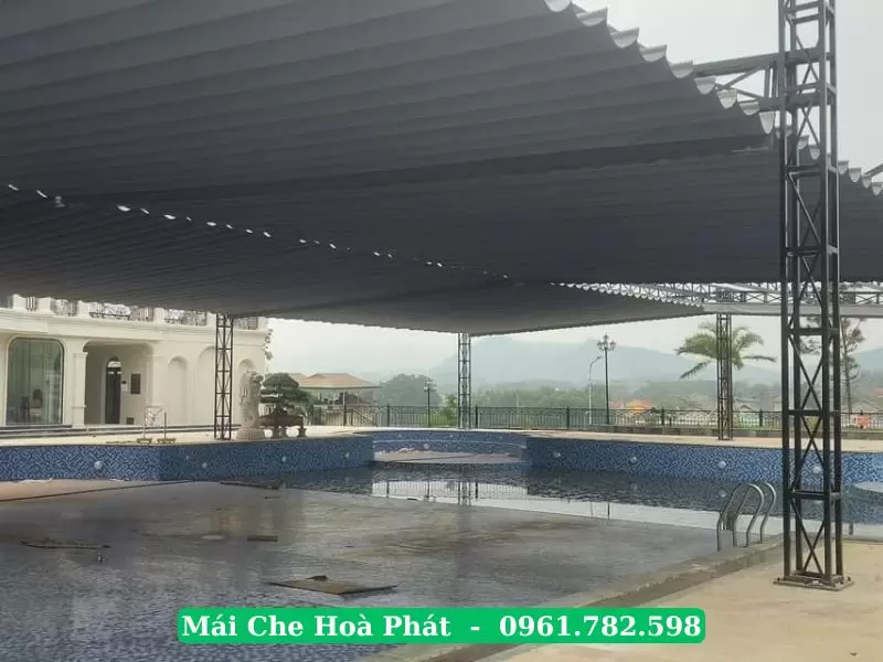 Mái xếp bể bơi ở Tuyên Quang