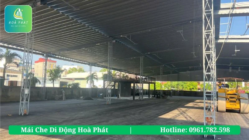 Tay quay mái bạt xếp lắp cho mái che sân pickleball