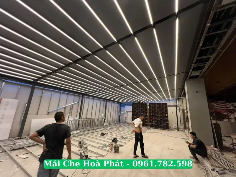 Mái xếp khung nhôm biệt thự