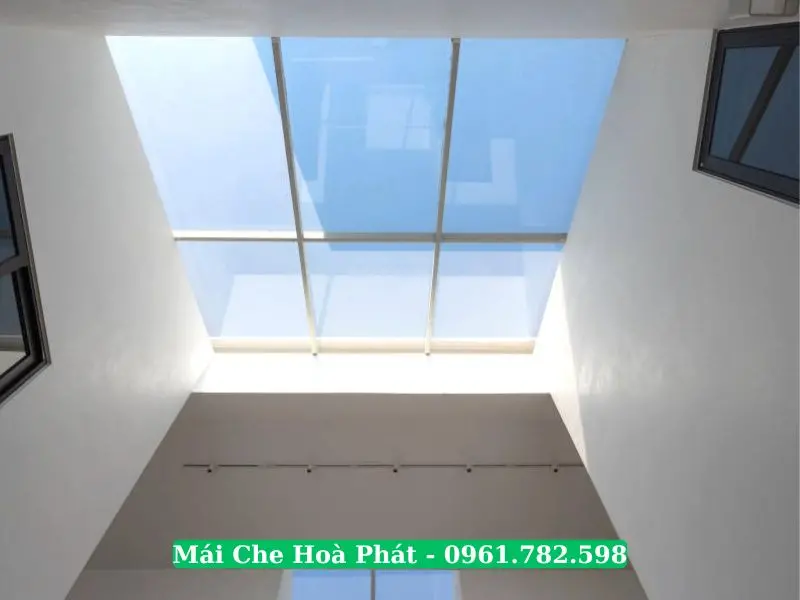 Mái nhựa Poly che giếng trời