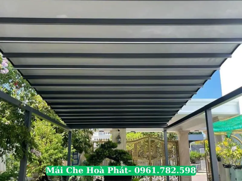 Mái xếp khung nhôm tự động che hồ cá