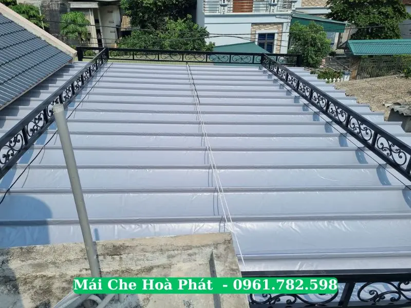 Mẫu mái che sân thượng đẹp khung nghệ thuật