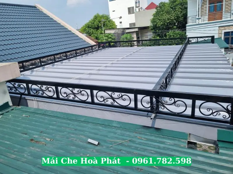 Giá thi công mái che sân thượng