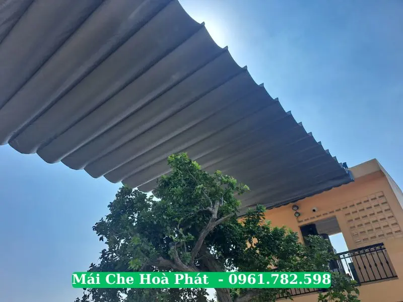 Mái che sân thượng thông minh