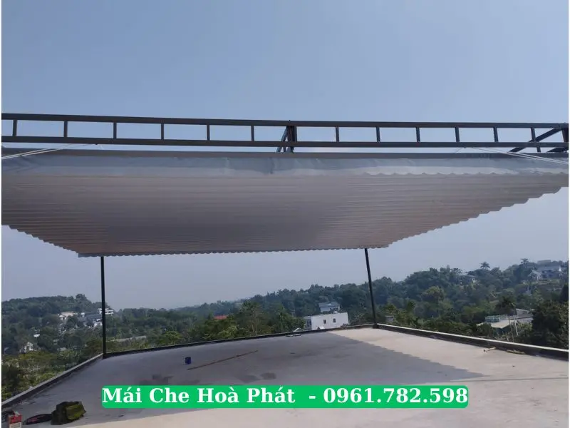 Mái bạt xếp che sân thượng