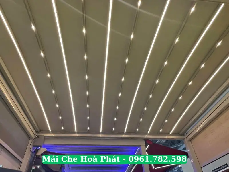 Mái bạt tự động khu trưng bày