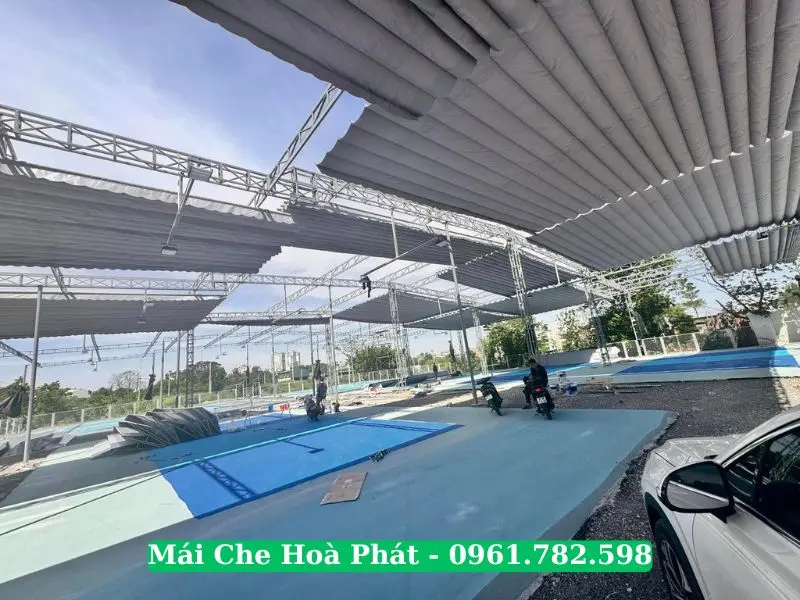 Mái bạt di động che sân pickleball