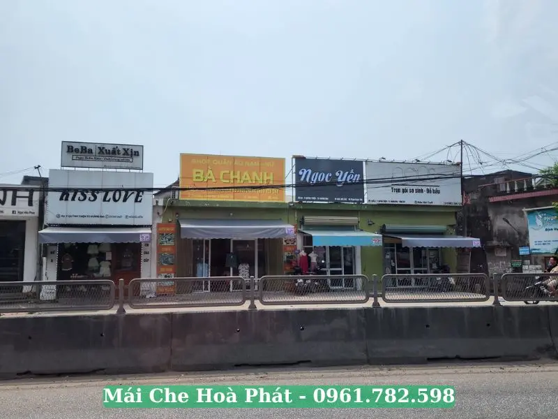 Mái hiên cửa hàng tại Hà Nội