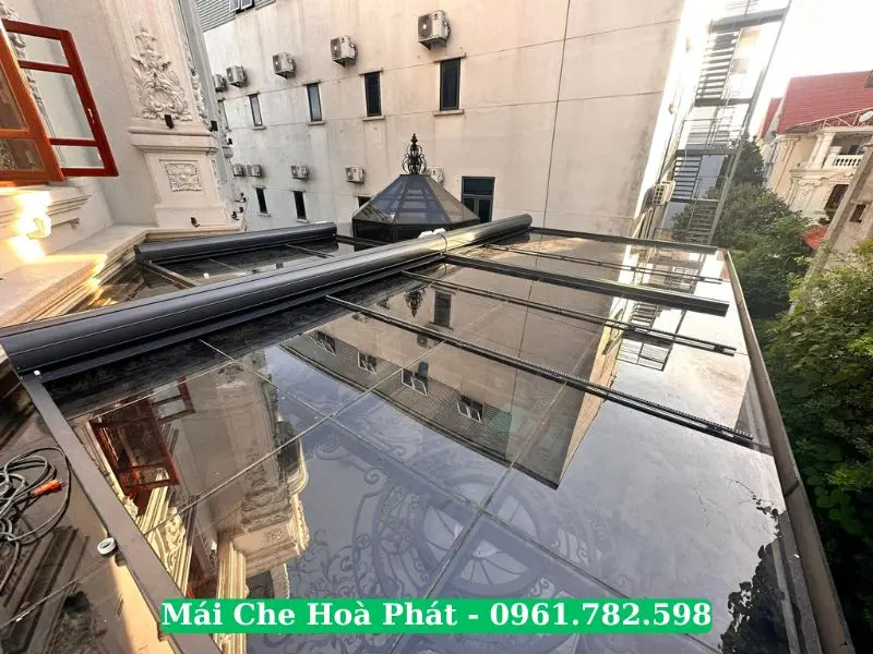 Giá mái nhôm cuốn tự động