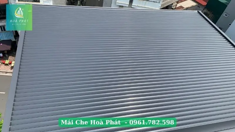 Công trình mái nhôm cuốn trên mái kính tại Ba Đình, Hà Nội