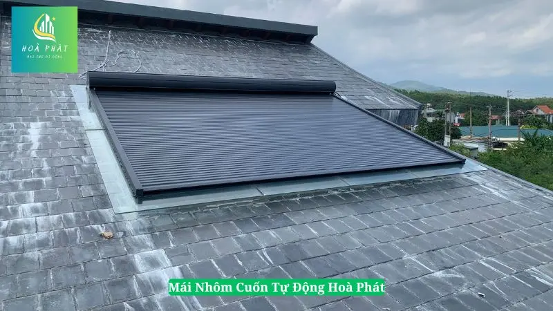 mái nhôm cuốn che nắng giếng trời