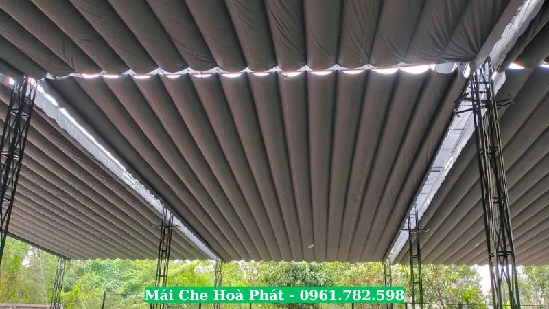 Mái xếp sân pickleball tại Long Biên