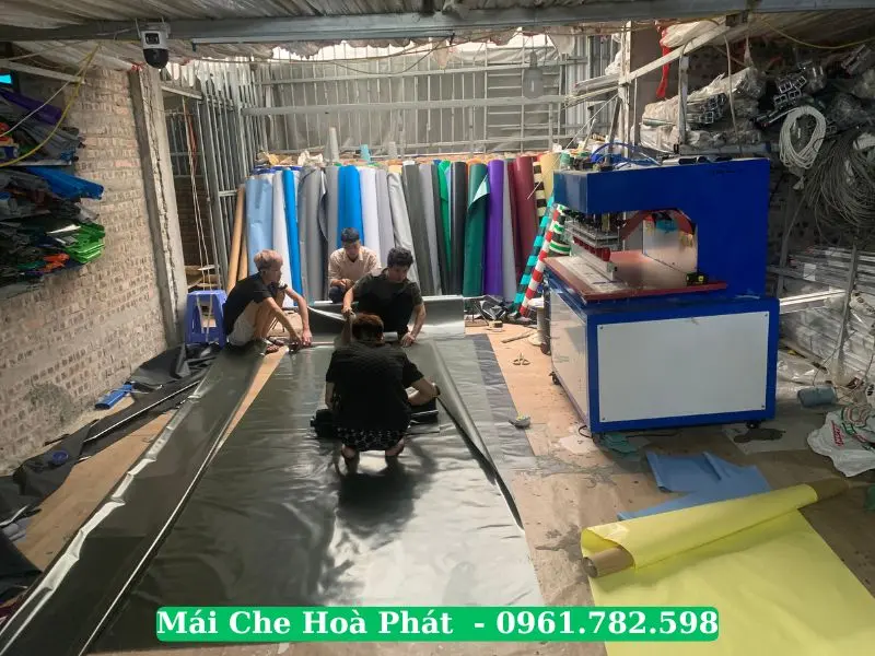 May bạt mái kéo giá rẻ