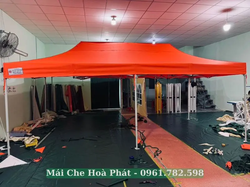 Nhà bạt di động màu cam