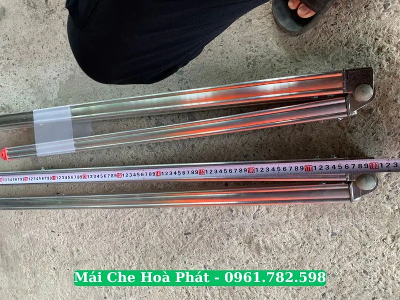 Tay đỡ mái hiên bằng nhôm