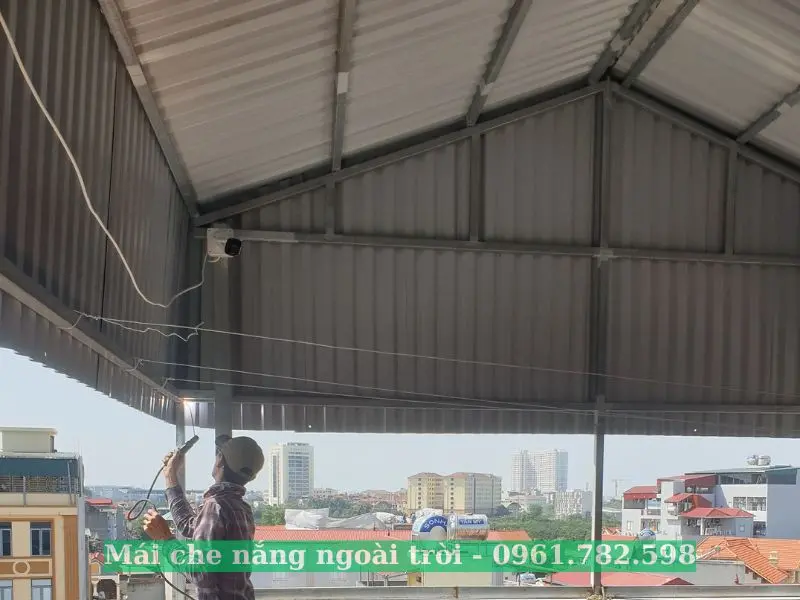 Mái tôn che nắng mưa sân thượng