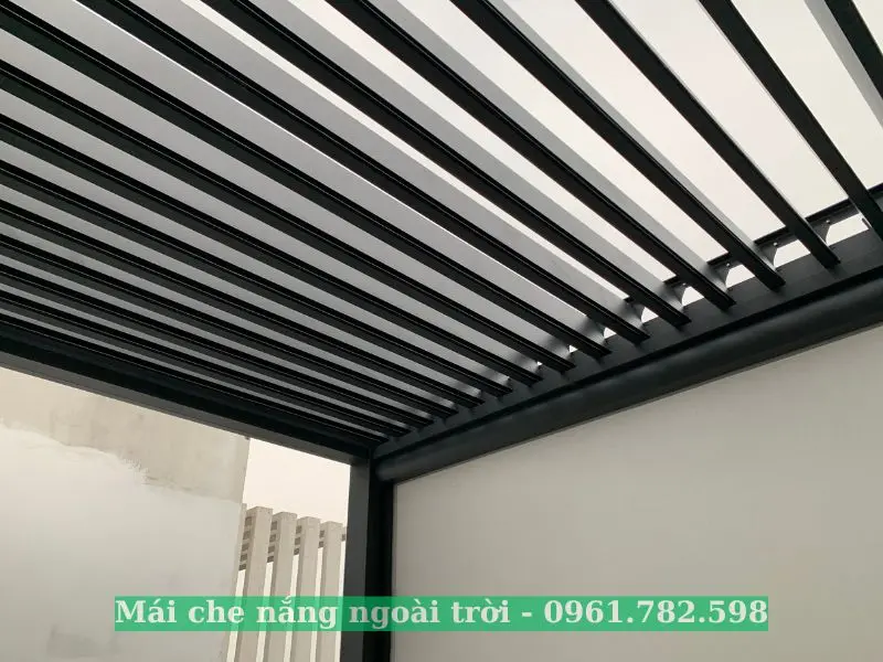 Mái nhôm xếp lật tự động