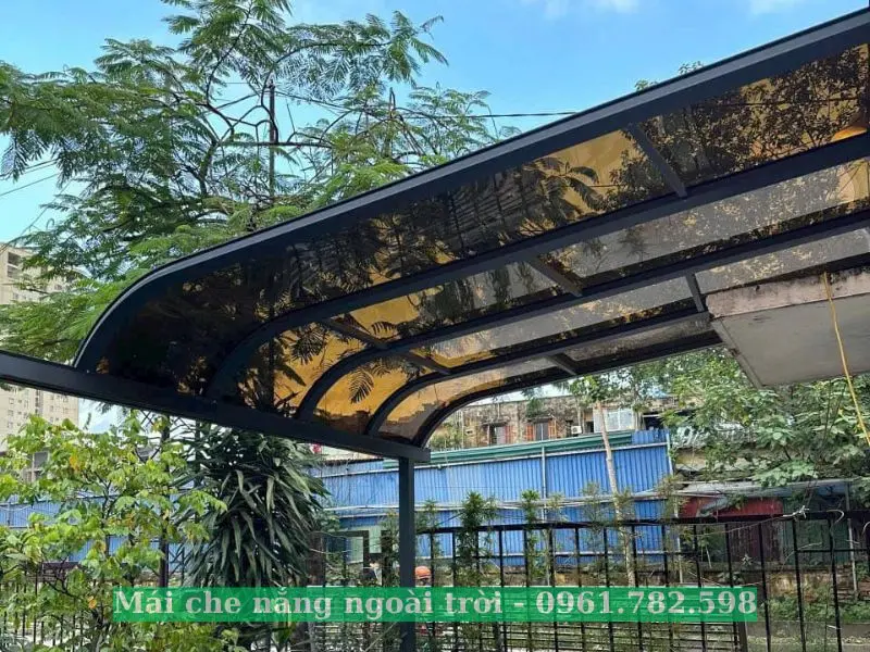 Mái nhựa poly cao cấp che nắng