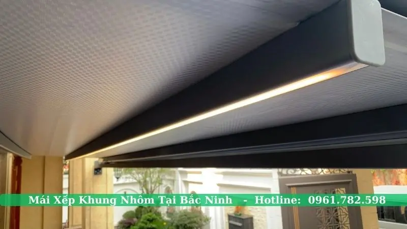 Mái xếp khung nhôm che ô tô