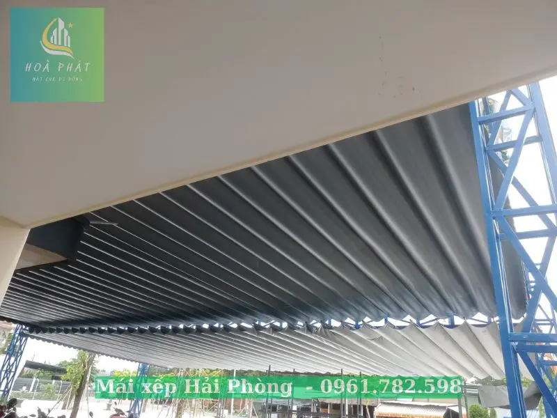 Mái xếp che nắng mưa sân nhà
