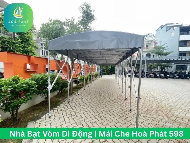 Nhà bạt vòm dẫn lối đi bộ